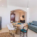 Triscele 10, Emma Villa Giardini-Naxos