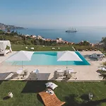 Villa Triscele 10, Emma *