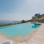 Triscele 10, Emma Villa