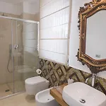 Triscele 10, Emma Villa