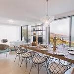 Villa Triscele 10, Emma Giardini-Naxos