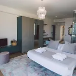 Villa Triscele 10, Emma