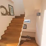 Villa Triscele 10, Emma