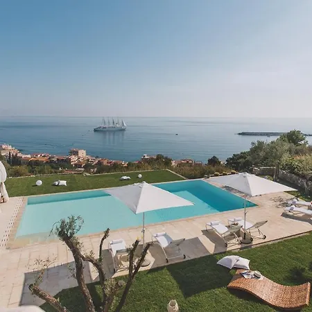 Triscele 10, Emma Βίλα Giardini Naxos