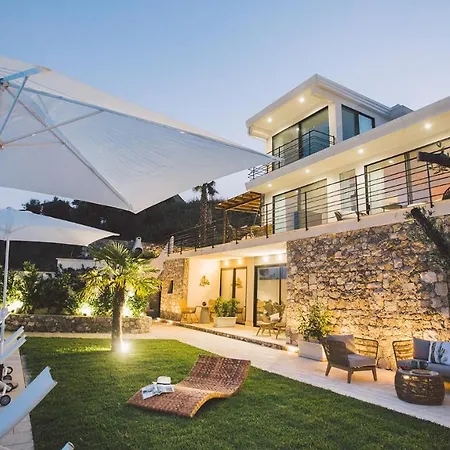 Βίλα Triscele 10, Emma *