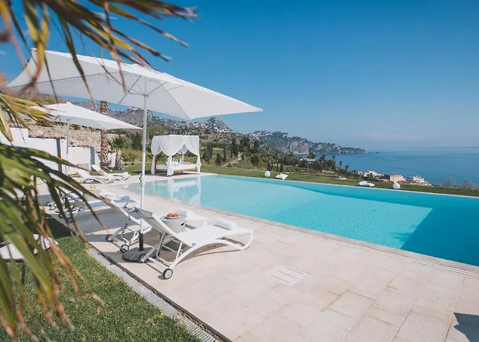 Triscele 10, Emma Vila