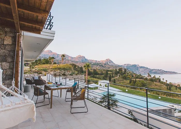 Vila Triscele 10, Emma Giardini Naxos