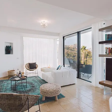 Triscele 10, Emma Giardini Naxos