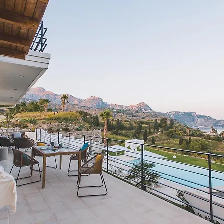 Villa Triscele 10, Emma Giardini Naxos