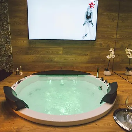 Villa Triscele 10, Emma