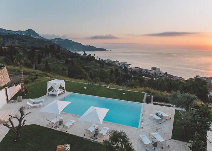 Triscele 10, Emma Giardini Naxos