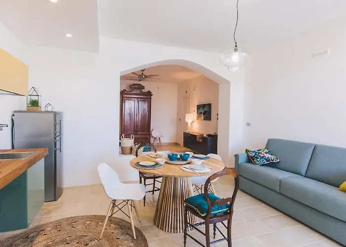 Triscele 10, Emma Villa Giardini Naxos