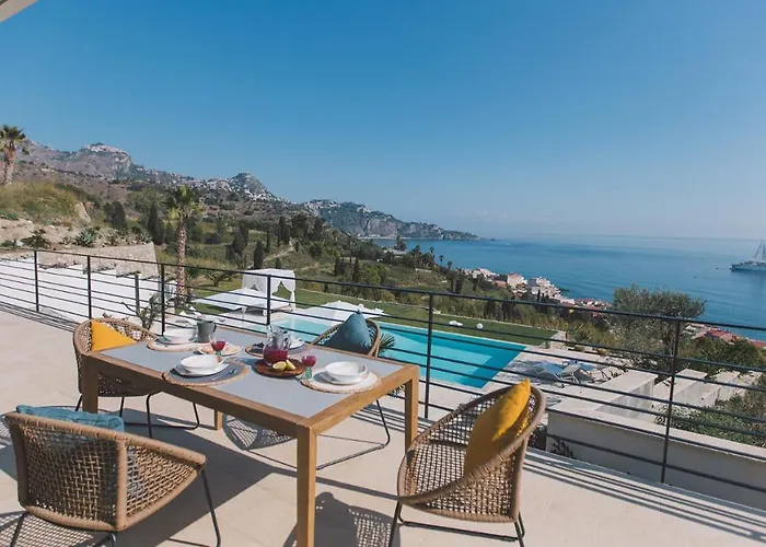 Triscele 10, Emma Villa Giardini Naxos