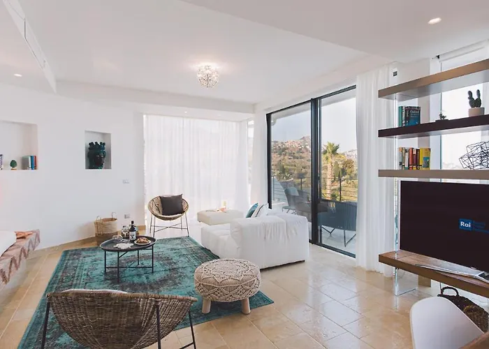 Triscele 10, Emma Giardini Naxos