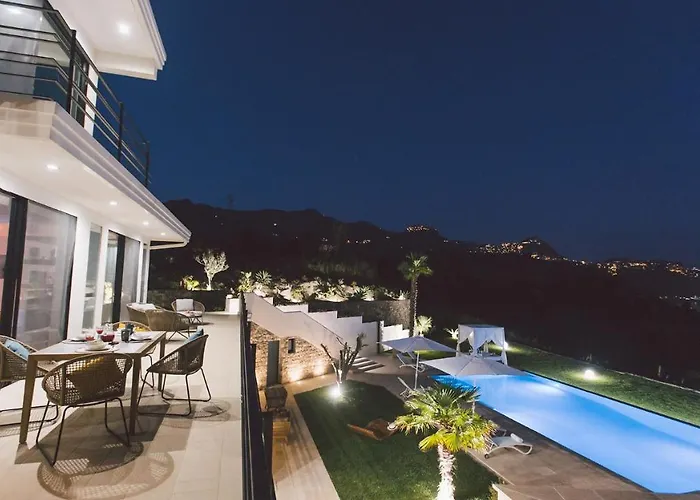 Triscele 10, Emma Villa Giardini Naxos