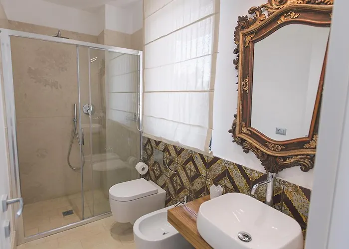 Triscele 10, Emma Villa