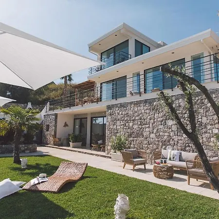 Triscele 10, Emma 贾迪尼-纳克索斯