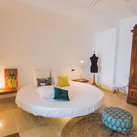 Triscele 10, Emma 贾迪尼-纳克索斯